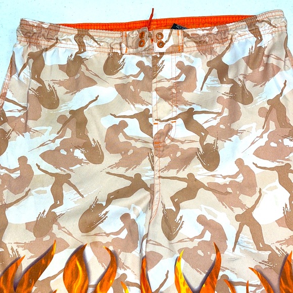 No Boundaries Board Shorts Surfers & Flames - Picture 2 of 8